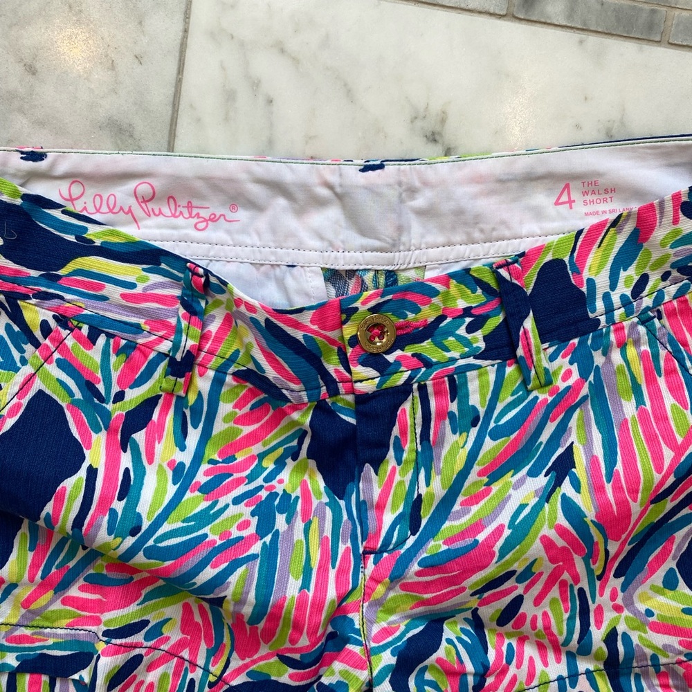Lilly Pulitzer Walsh short - Picture 2 of 4